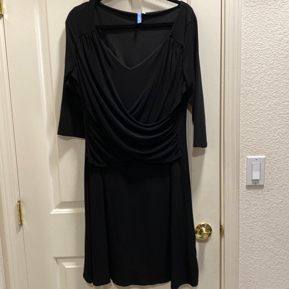 B Slim Size 1X 3/4 sleeve slimming Black Dress